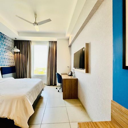 Hometel Alambagh Lucknow - A Sarovar Hotel Extérieur photo