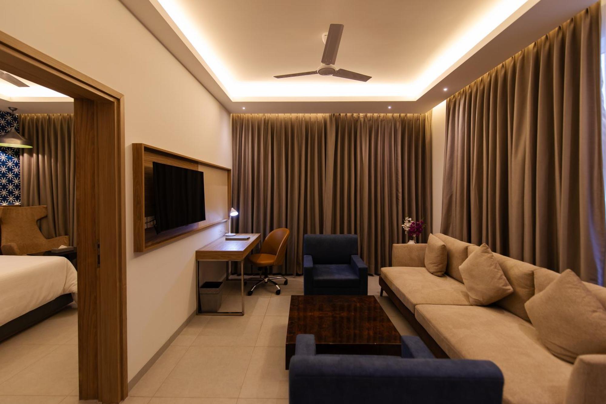 Hometel Alambagh Lucknow - A Sarovar Hotel Extérieur photo