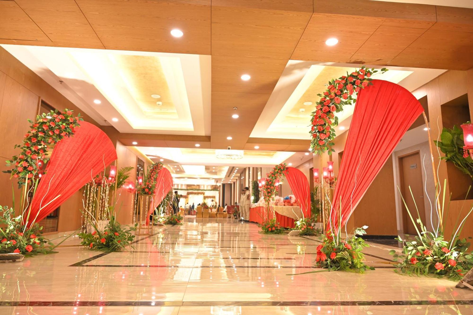 Hometel Alambagh Lucknow - A Sarovar Hotel Extérieur photo