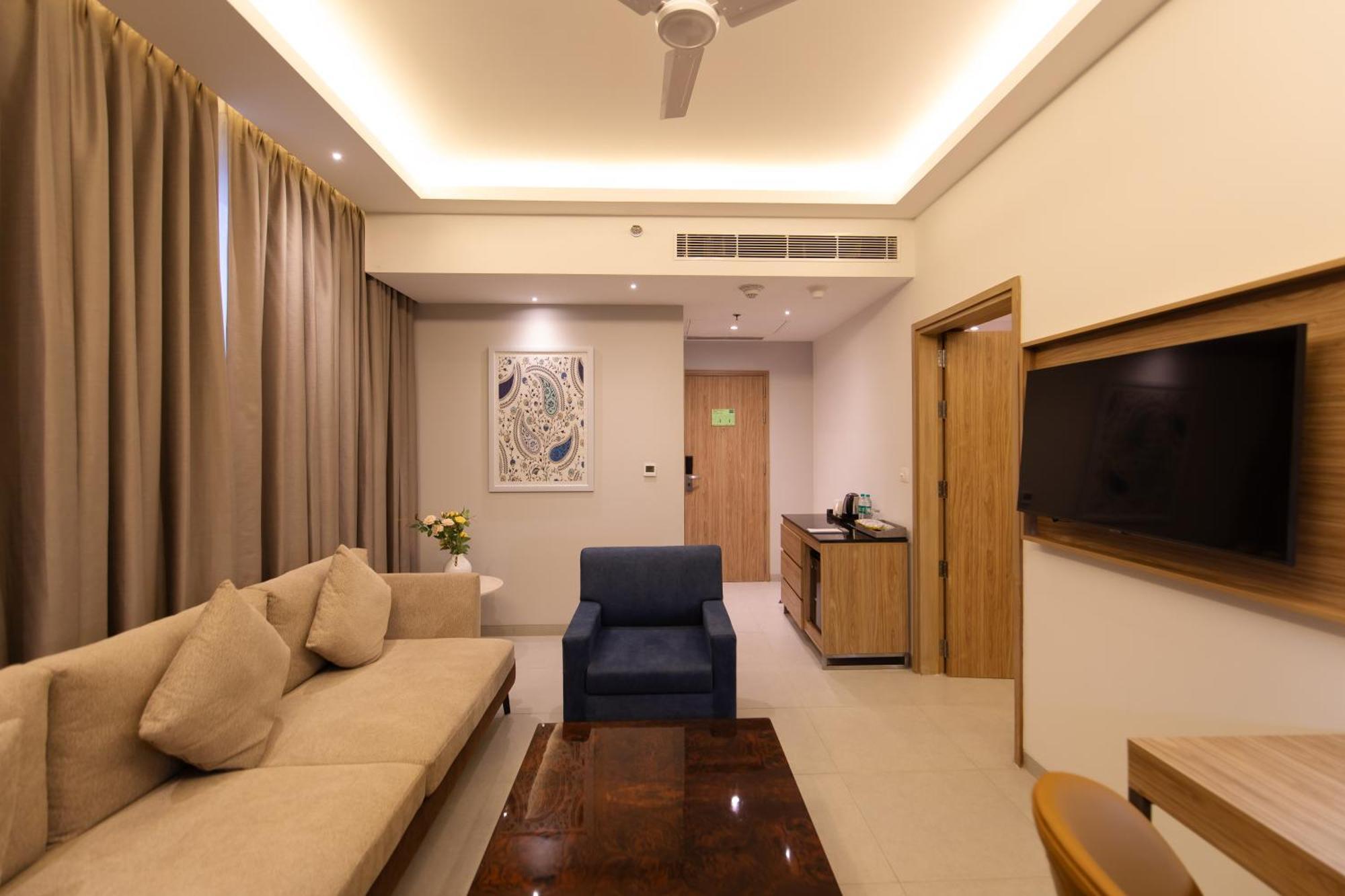 Hometel Alambagh Lucknow - A Sarovar Hotel Extérieur photo